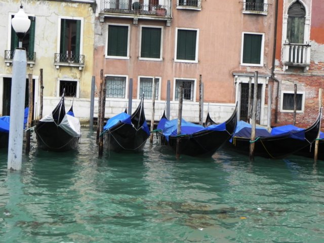 gondolasinstorageongrandcanalwaitingforbetterweather.jpg