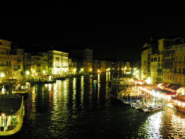grandcanalfromrialtobridgeonadrizzlyevening.jpg