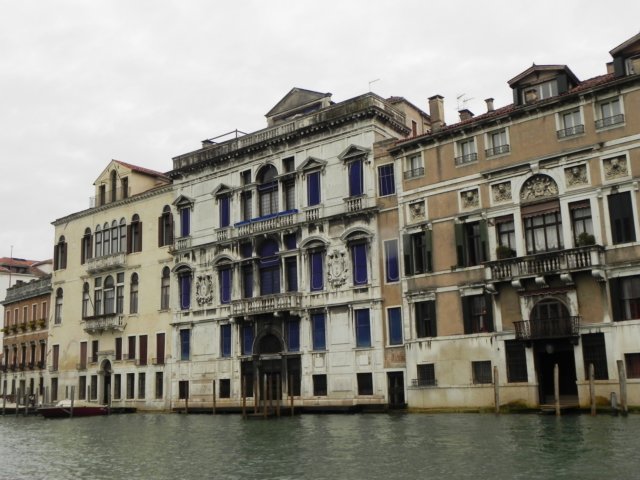 housesongrandcanal.jpg