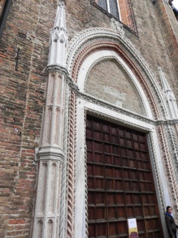 santamariagloriosadeifrari2.jpg