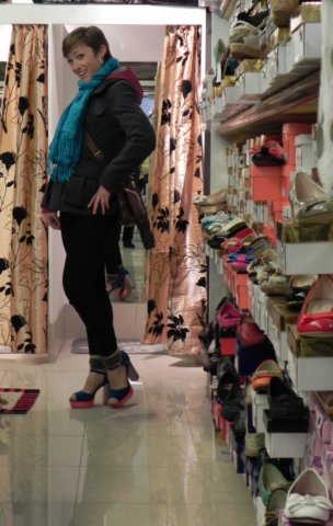 tryingonsomeshoesthatwillwaitforanotheroccasion.jpg