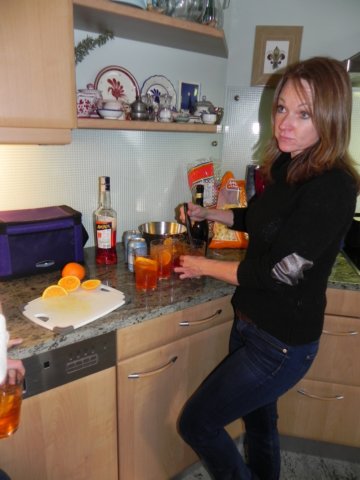 daniellemakingspritzers.jpg