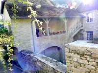 DSCN8812  nearby service buildings are occupied today