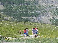 DSCN8950  Tourists on their way back to the Pass