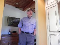 DSCN8981  Dan is allowed to look in