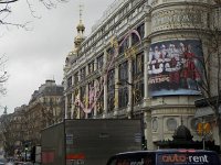 DSCN0617  Our goal is the window display in the big department stores