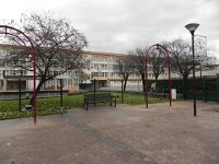 DSCN0736  Christine remembered this school