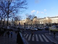 DSCN0925  We returned to the Place de la République, went back to the apartment, and retrieved our luggage from the (free) storage space of the toilet.