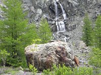 DSCN8030  rocks fall off cliffs