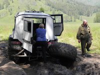 DSCN8505  We took our bags out of the back and started walking again.