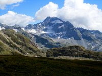 IMG 4997-2  Ofenhorn back toward Italy