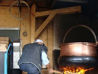 DSC06068  Demonstrations of how it&#39;s done with the chauderon