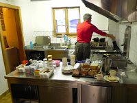 DSCN2184  Inside we prepared our breakfast and were soon ready to go.