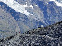 DSCN2272  The hut seems to recede the closer we get.