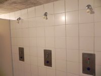 DSCN2185  The rented cabane at Sorebois had copious hot water!