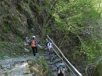 DSCN1396  Dropping down into gorge neaer Pila