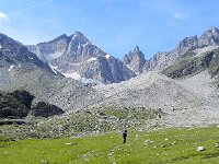 DSCN2066  The Barrhorn (3600 m) above moraines