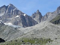 DSCN2067  Huge cliffs on this side, but one can hike to the top of the Barrhorn from the other side.
