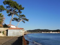 DSCN2899  Not a lot of beach, nor much tide