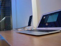 DSC01215  dropped into an Apple store and everywhere they were showing thin devices