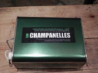 DSCN1204  A photo left over from Forcalquier: the olive oil produced by Joachim and Aurélie