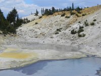 DSCN1640  The area around the boiling hot springs looks toxic...