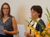 DSC00697  Then it was time to distribute the real diplomas!