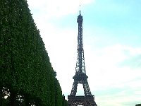 20150427 192213  what Parisians never look at