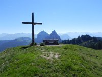 DSCN4545  Getting closer to the Mythens