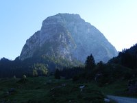 DSCN4583  Looking up at Grosser Mythen as I close in on the hotel