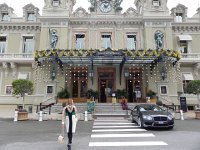 DSCN5803  Looking the other way with elegant Russian and expensive car