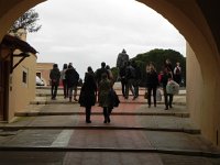 DSCN5820  Noa and NIkki through the arch