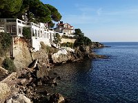 20151226 143858  Old structures that went right to the edge