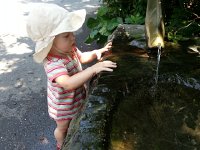 20150719 142249  Let&#39;s play in the cool water of the fountain