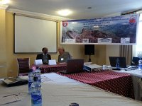 20150622 091410  Willem Ferguson chatting up the Ethiopian Minister of Environment