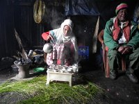 DSCN4052  Pouring the coffee