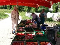 20150528 093134  28 May - market in front of Géopolis