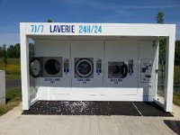 20150511 152746  a 24/7 laundromat!
