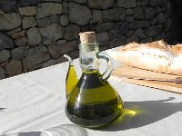 DSCN5161  Burette of olive oil