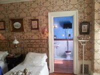 20150926 144508  Sarah Morgan&#39;s bed room and bathroom