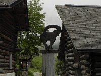 DSCN4690  Fountain and mascot