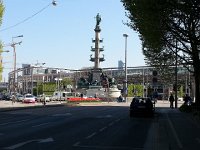 20160421 104559  Looking the other way