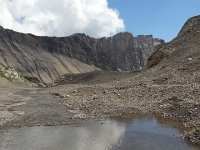 20160828 141434  finally at the lake looking back toward the cliffs...