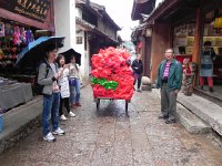 DSCN6546  which we soon deserted, lured by a wagon of red plastic bags