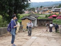 DSCN6636  Liu Mung Jun and Su Wei crossing the bridge