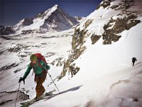 10169191 1755233748029471 7112416653465370709 n  A bit tricky at the top with a big cornice above our route