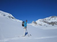 IMG 4694  Next step: a long traverse toward the col just to the right of Faerthen