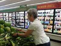 20160528 095220  Finding the best ears and shucking them there