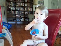 20160529 091238  Val eating strawberries