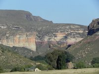 DSCN7702  into the canyon